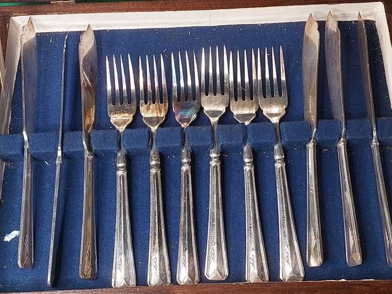 AN ANTIQUE FISH KNIFE AND FORK SET WITH A1 T.T & OS AP ENGLISH HALL MARKS
