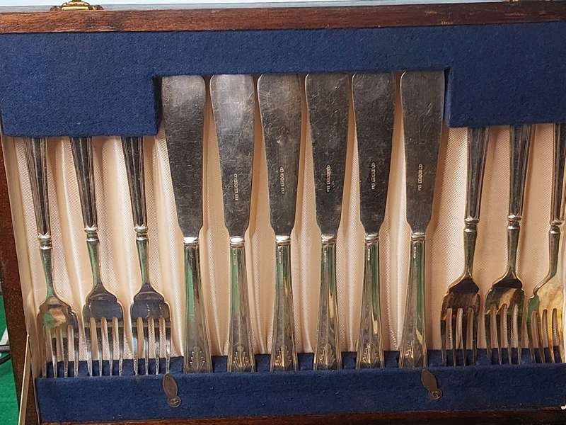 AN ANTIQUE FISH KNIFE AND FORK SET WITH A1 T.T & OS AP ENGLISH HALL MARKS
