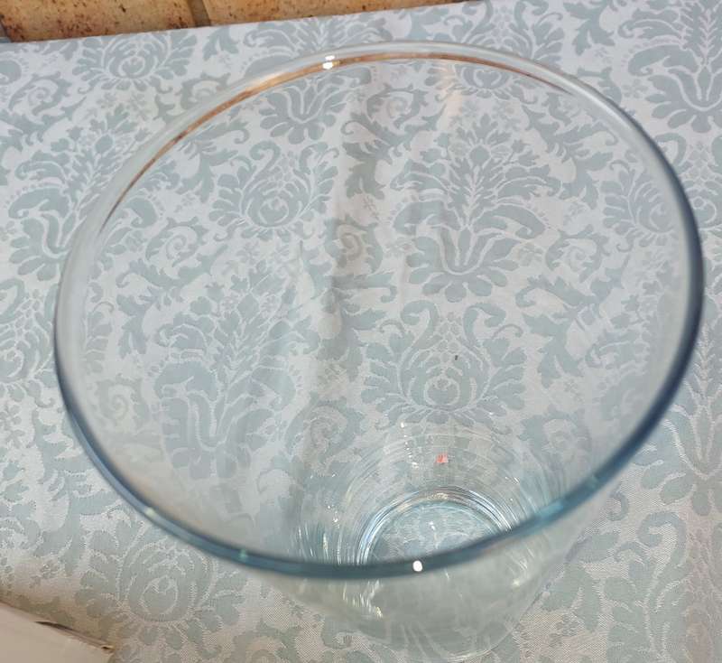 AN ITALIAN PASABANCE VASE