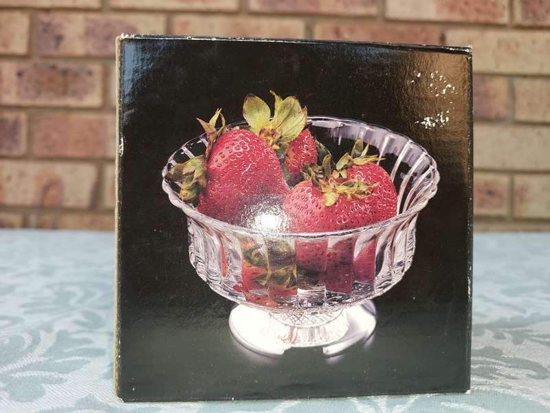 A COLLECTION OF KITCHENALIA AND NOVELTY UTENSILS SOLD AS IS