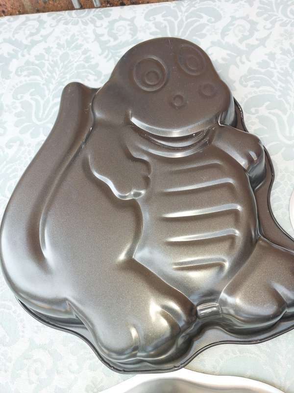 A COLLECTION JOB LOT BAKING TRAYS