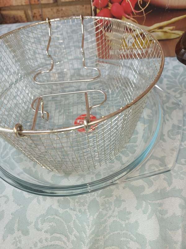 A COMPLETE SET MAGAFESA FRYER SOLD AS IS