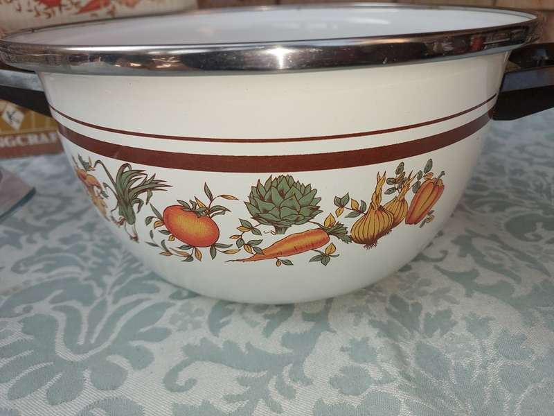 A COMPLETE SET MAGAFESA FRYER SOLD AS IS