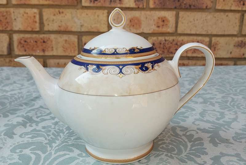 A VINTAGE ESCHENBACH  PORZELLAN GERMANY TEA JUG