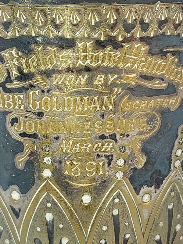 AN ANTIQUE HORSE RACING TROPHY CUP ENGRAVED GOLDFIELDS AND HOTEL HANDICAP