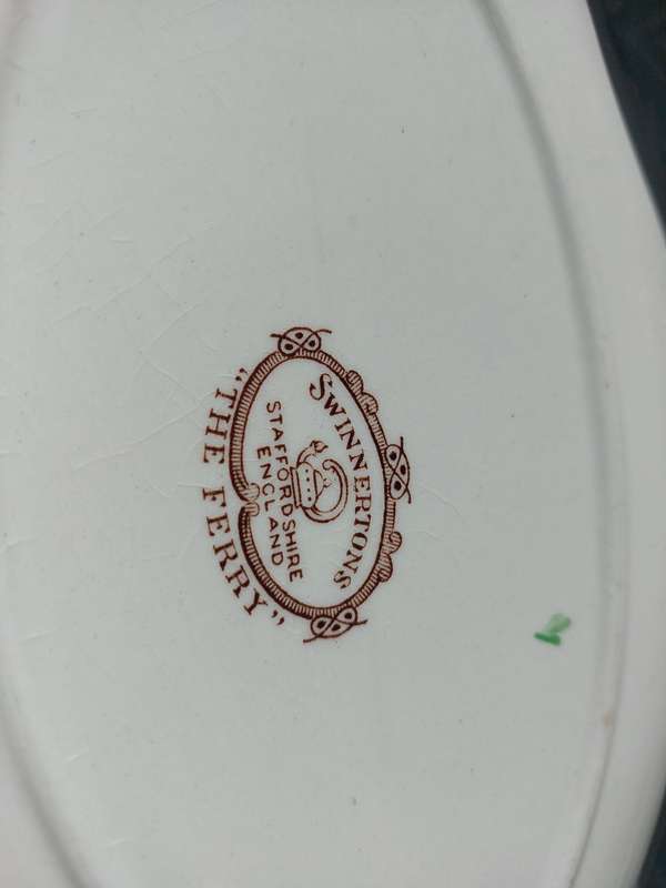 AN ANTIQUE 26-PIECE SWINNERTONS STAFFORDSHIRE MADE-IN-ENGLAND TEA SET