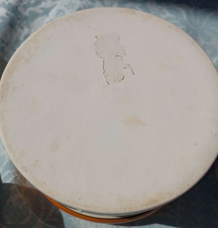 A VINTAGE PORCELAIN CERAMIC SWEAT JAR