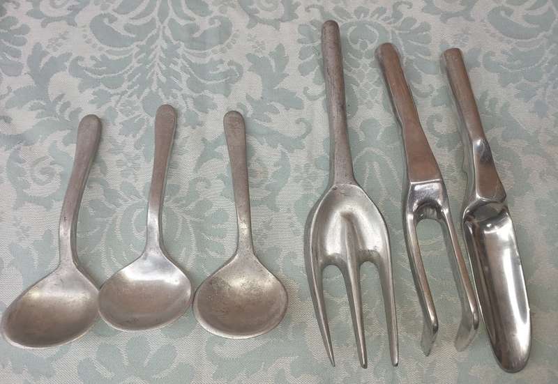 SIX VINTAGE ART DECOR ALUMINUM ALLOY CUTTLERY