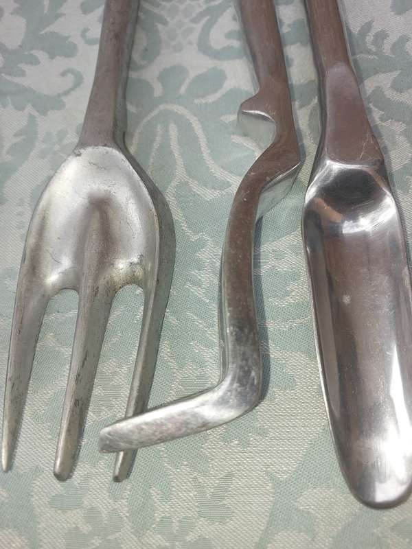 SIX VINTAGE ART DECOR ALUMINUM ALLOY CUTTLERY