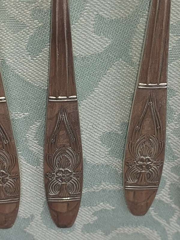 A VINTAGE SET OF SIX FORKS EPNS A1