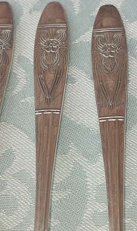 A VINTAGE SET OF SIX FORKS EPNS A1