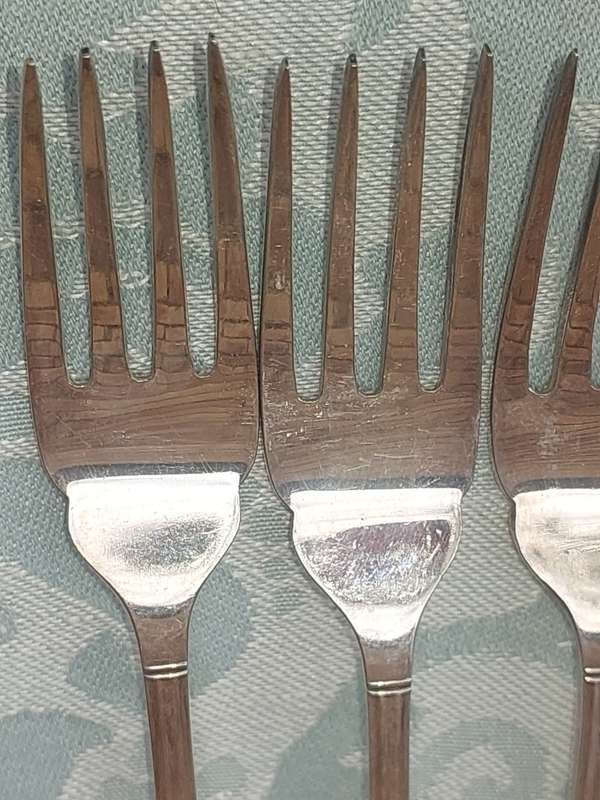 A VINTAGE SET OF SIX FORKS EPNS A1