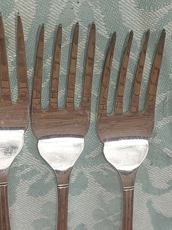 A VINTAGE SET OF SIX FORKS EPNS A1