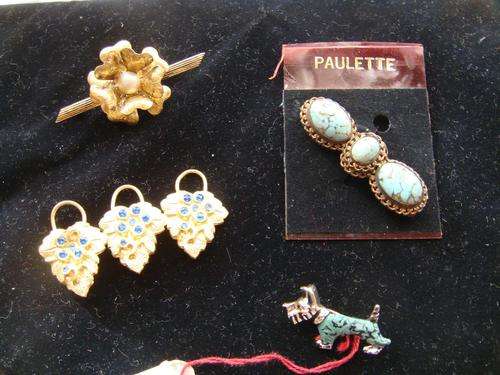 4 x VINTAGE BROOCHES