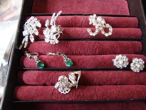 5 PAIRS OFVINTAGE EARRINGS