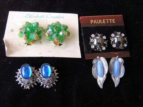 4 PAIRS OF VINTAGE EARRINGS