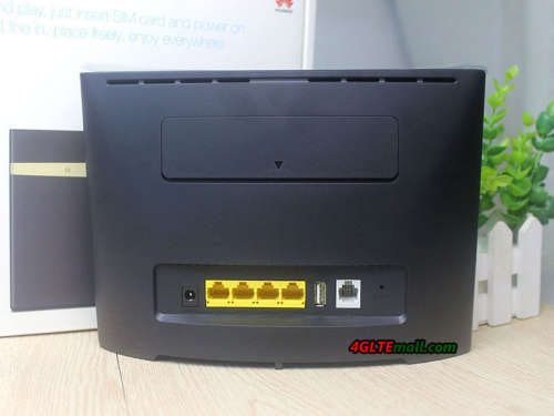 Huawei B525 4G/LTE WiFi Router - BLACK - Immaculate Condition