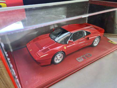 P18112V BBR FERRARI 288 GTO RED 1:18