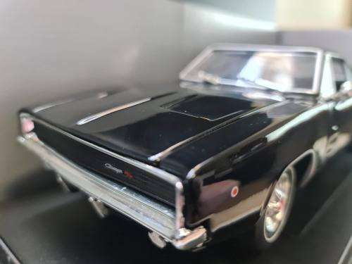 ERTL American Muscle `BULLITT` 1968 Dodge Charger 1/18 Diecast Metal Black model Car