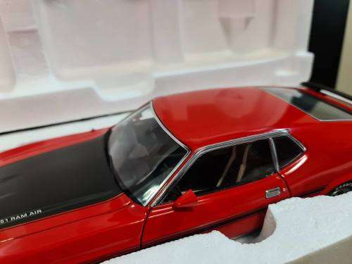 1971 Ford Mustang Mach I Fastback  AUTOart 1/18 Scale DieCast