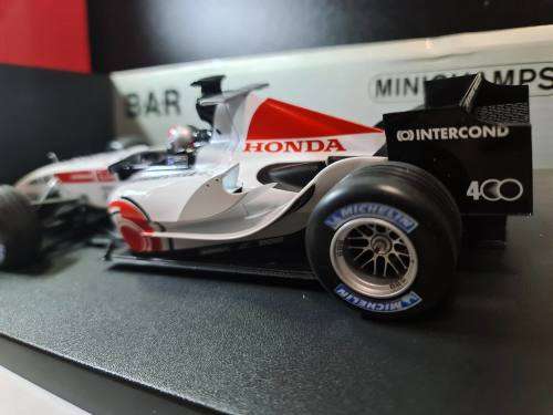 Minichamps 1:18th scale B-A-R Honda Takuma Sato 2005 prt 100 050004