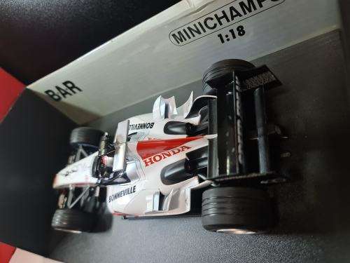 Minichamps 1:18th scale B-A-R Honda Takuma Sato 2005 prt 100 050004