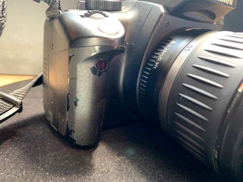 Canon EOS 350D Includes two lenses