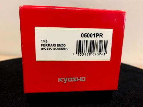 KYOSHO - FERRARI - ENZO 2002 - WITH OPENINGS