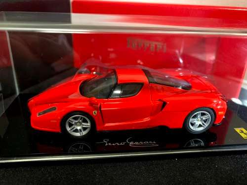 KYOSHO - FERRARI - ENZO 2002 - WITH OPENINGS