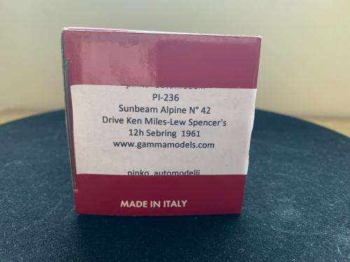 PI-236 Sunbeam Alpine N° 42 12H 1962 Sebring Drive Ken Miles-Lew Spencers