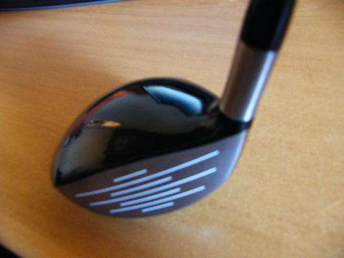 A BRAND NEW R7 TAYLOR MADE 3 WOOD.