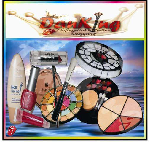 53 Piece Professional Make-Up Kit Enriched with Vitamin E & C Includes All Extras!!!