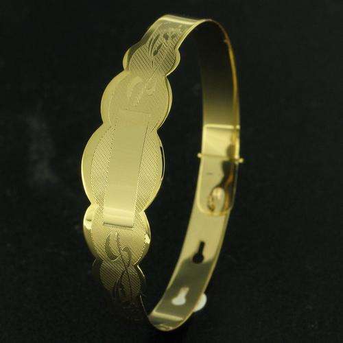 9CARAT GOLD SCALLOP BABY BANGLE
