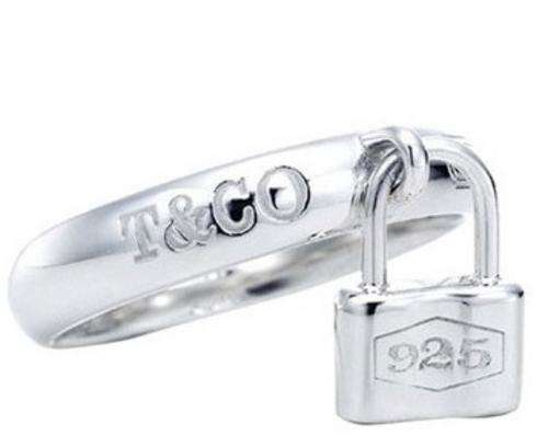 WOW! STERLING SILVER 925 STAMPED RING.... ABSOLUTELY STUNNING ITEM!
