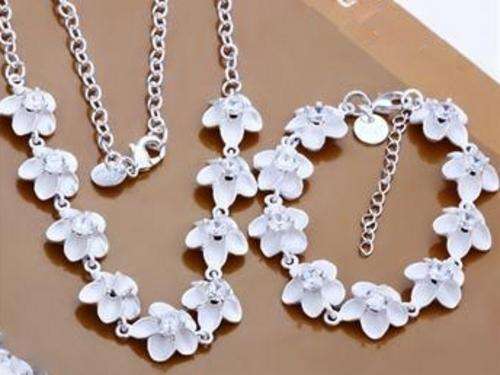 SUPER SPECIAL! NECKLACE/BRACELET 925 STERLING SILVER STAMPED.1ST TIME EVER ON R1 AUCTION !!