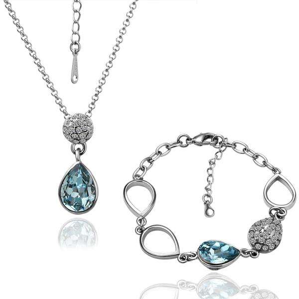 TODAY'S SPECIAL! IMPRESSIVE!!!!-  Swarovski Crystal,Rhinestones Necklace and Bracelet  LOOK AT THIS!