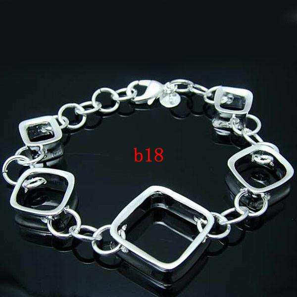 NEW STOCK... PLEASE LOOK!!  B191   Hot  Rolo Chain bracelet    NEVER BEFORE FOR R1-00!!!!