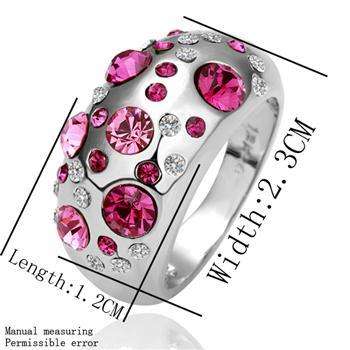 WoW! Absolutely Beautiful! ZWAROVSKI CRYSTAL & RHINESTONE RING. JUST LOOK AT THIS RING... IMPRESSIVE
