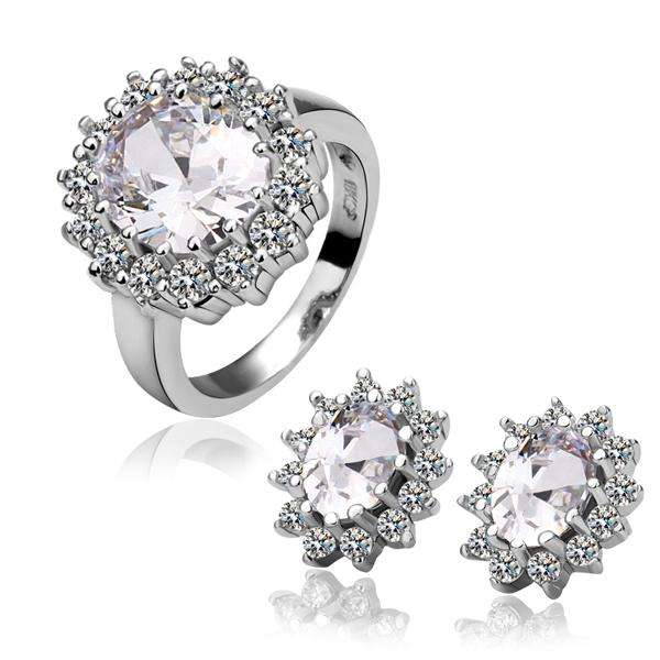 BEST OFFER!!!!- THIS IS THE MOST BEAUTIFUL RING AND EARRINGS... A MUST! LOOK AT THIS RING!!!!