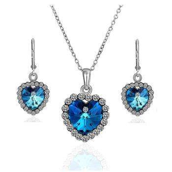 NEW STOCK!!! Swarovski Elements NECKLACE AND EARRINGS SET! First Time ever on R1 Auction!