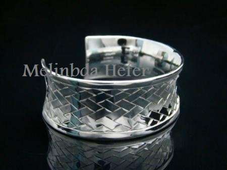 NEW STOCK... PLEASE LOOK!! 925 silver stamped Bangle! NEVER BEFORE FOR R1-00!!!!