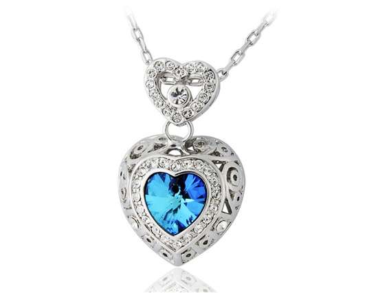 WOW!!! IMPRESSIVE SWAROVSKI ELEMENT NECKLACE!! MUST BID! FIRST TIME ON R1 AUCTION!!!!