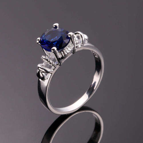 BEST OFFER!!!! - ABSOLUTELY IMPRESSIVE CLEAR CRYSTAL RING - FIRST TIME EVER ON R1.00 AUCTION!