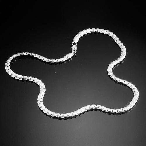 NEW! IMPRESSIVE NECKLACE SILVER. BEAUTIFUL! NEVER BEFORE FOR R1(OPTION TO PURCHASE BRACELET