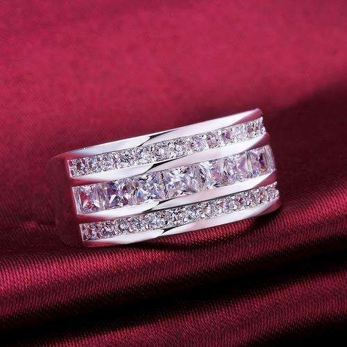 BEST OFFER!!!! - IMPRESSIVE BEAUTIFUL SILVER RING - FIRST TIME EVER ON R1.00 AUCTION!