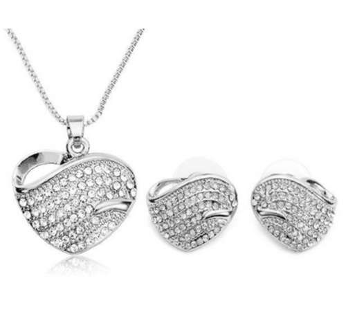 Hot Item! Beautiful Silver Heart Necklace and earrings set! First time ever on R1.00 auction!