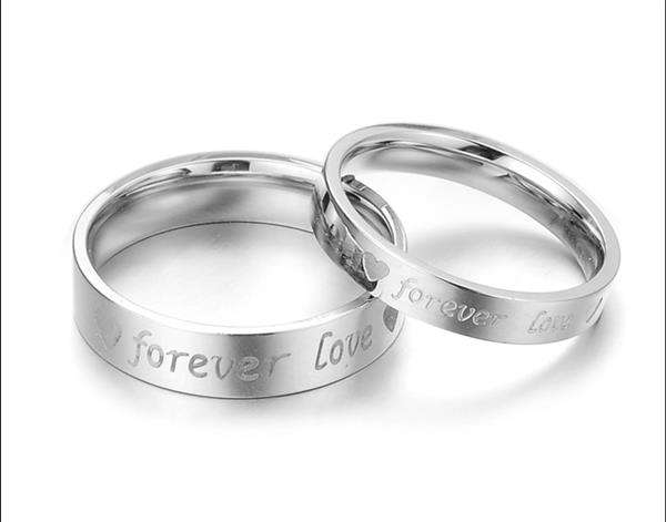 SET NEW! BEAUTIFUL! MUST BID! TITANIUM STEEL RING SET! FIRST TIME ON R1 AUCTION!