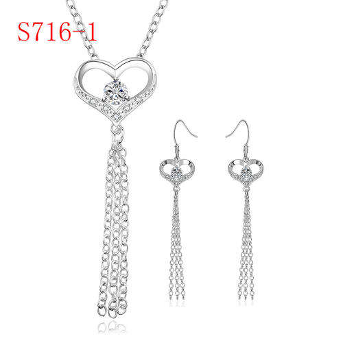 ABSOLUTELY MUST BID! IMPRESSIVE SILVER NECKLACE AND EARRINGS SET. SON'T MISS OUT... BID NOW!