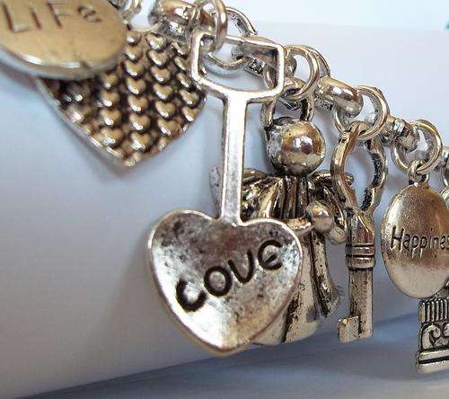 ABSOLUTELY BEAUTIFUL! >>>SAY IT WITH A BRACELET** TO THAT SPECIAL PERSON... JUST LOOK AT THIS!!!.