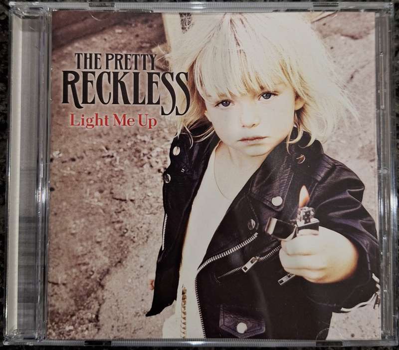 The Pretty Reckless - Light Me Up